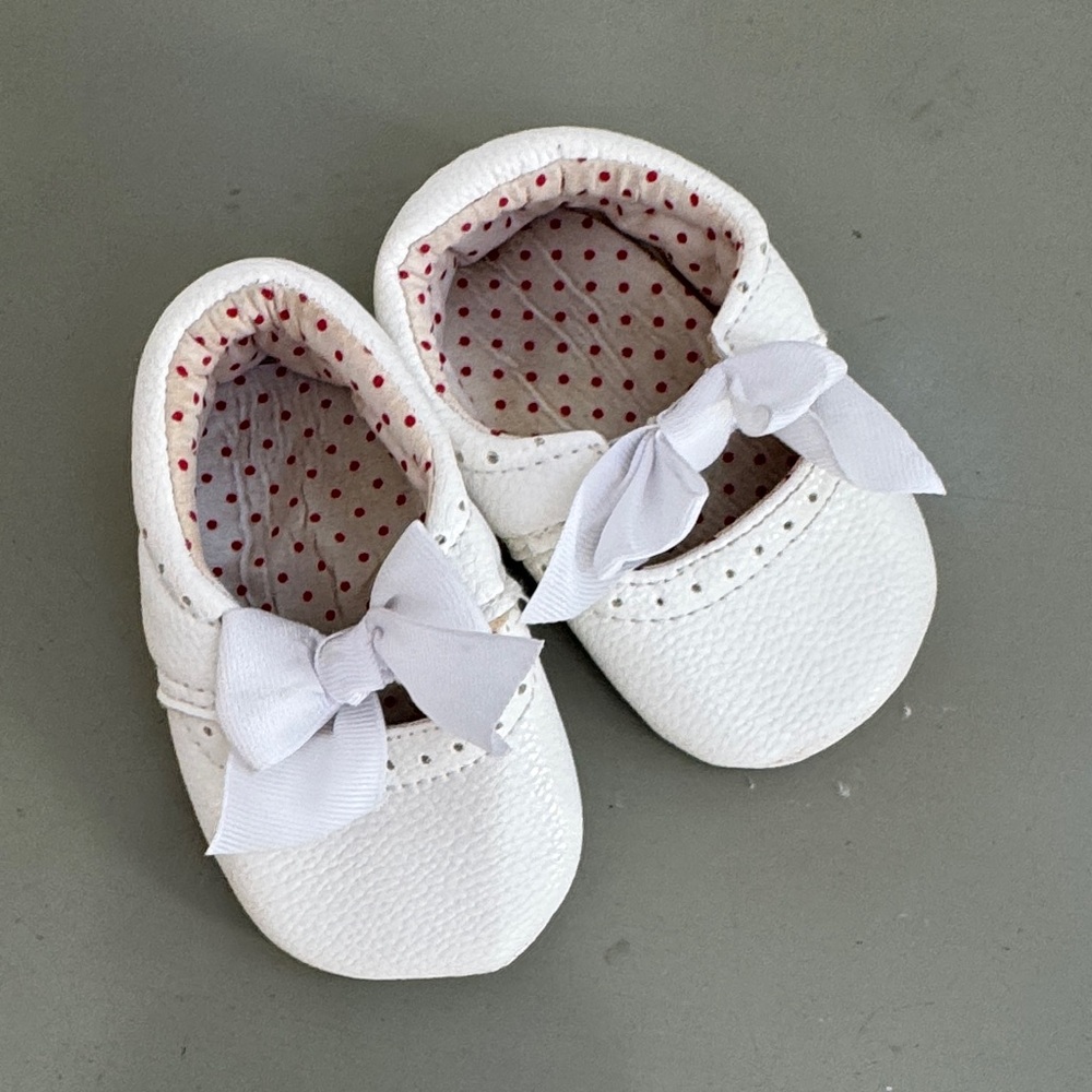 White Baby Shoes with Bow